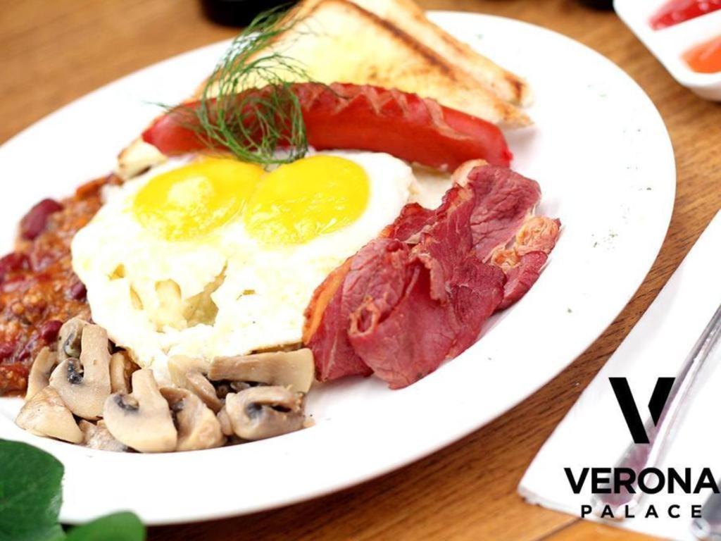 Verona Palace Hotel Bandung Luaran gambar